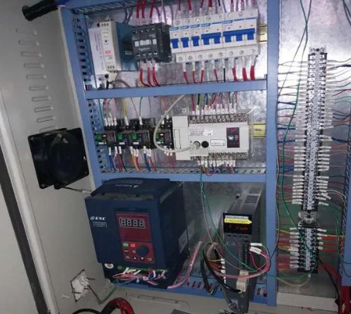 “安裝變頻器時(shí)都有哪些接線規(guī)范？”